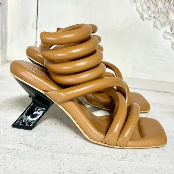 Elegant Tan Spiral Strap Sandals - Picture 4 of 10